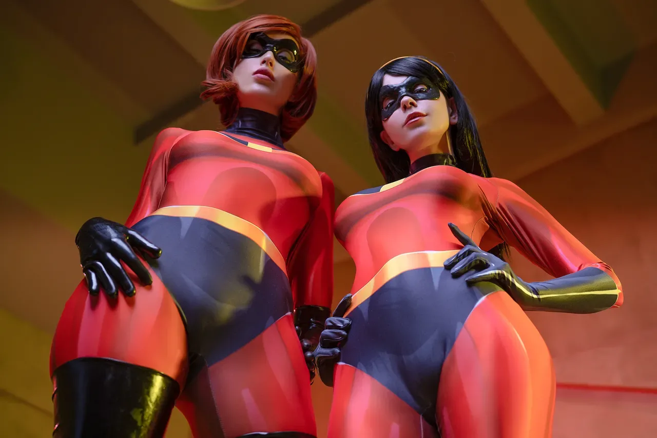 Lera Himera & CaterpillarCos – Helen & Violet Parr - 32