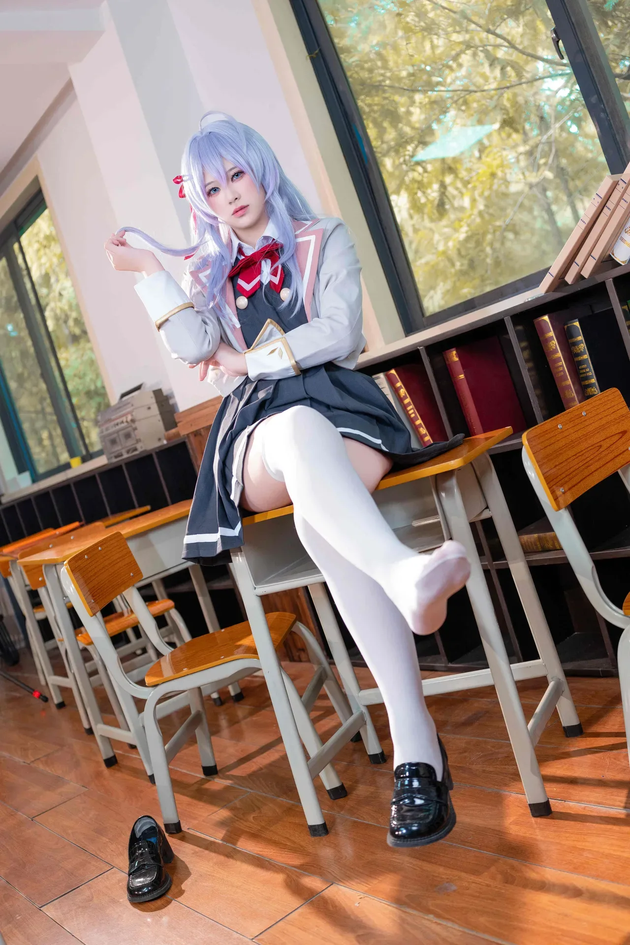 Sự vắng mặt của 鲨鲨 – 肻座の艾萉萉学 - 52